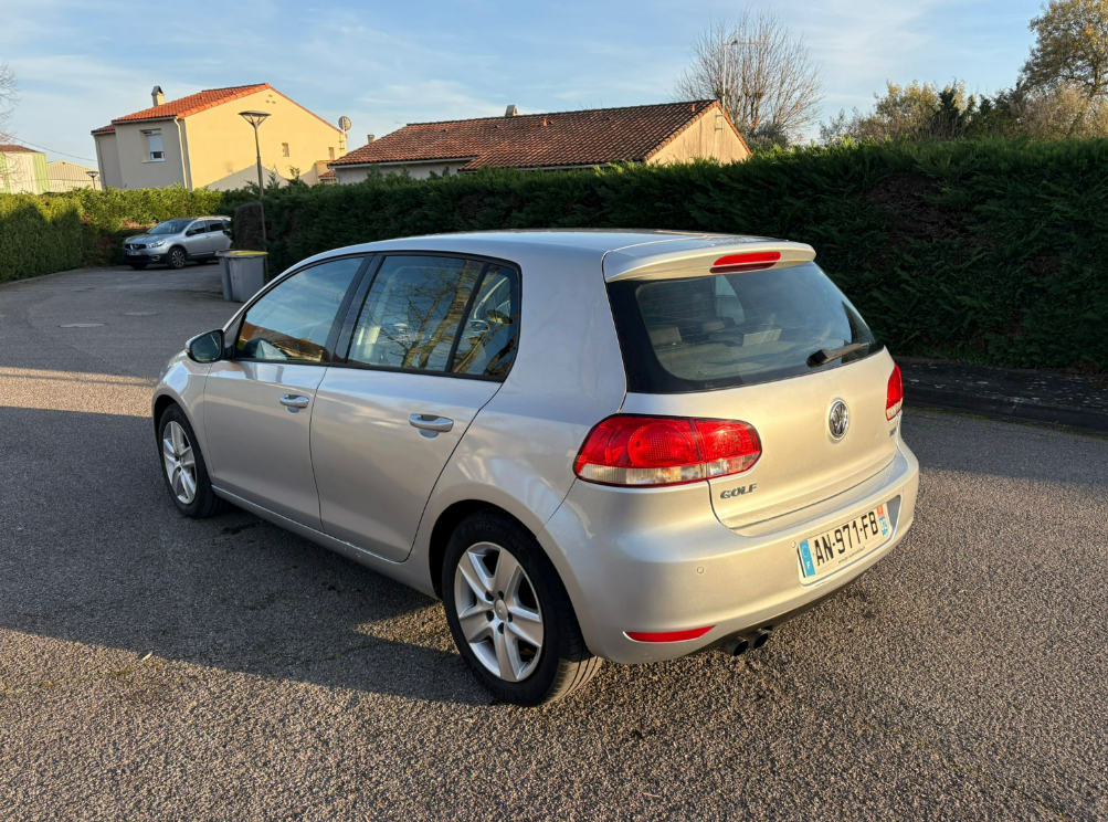 VOLKSWAGEN GOLF 2.0 TDI 110 cv — photo 3
