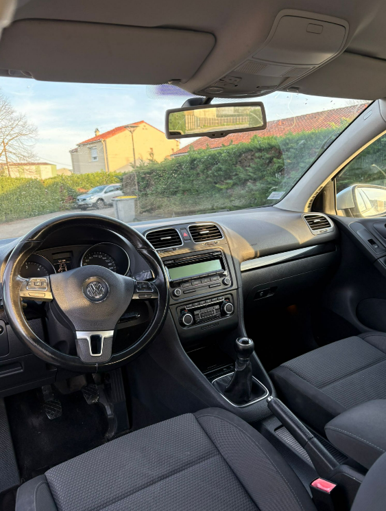 VOLKSWAGEN GOLF 2.0 TDI 110 cv — photo 5