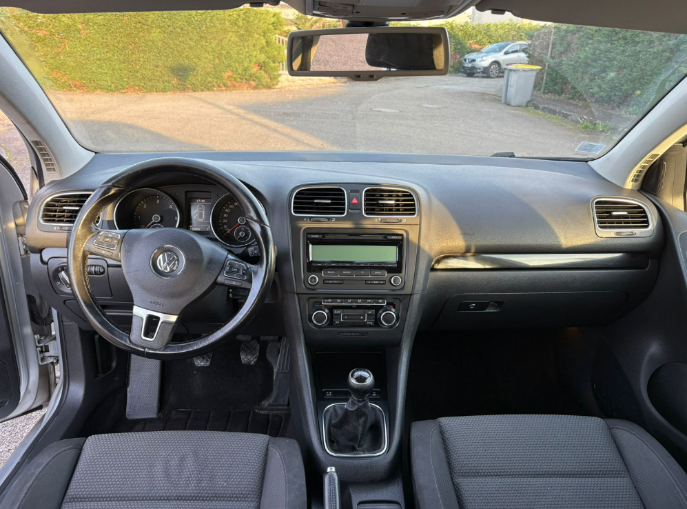 VOLKSWAGEN GOLF 2.0 TDI 110 cv — photo 6