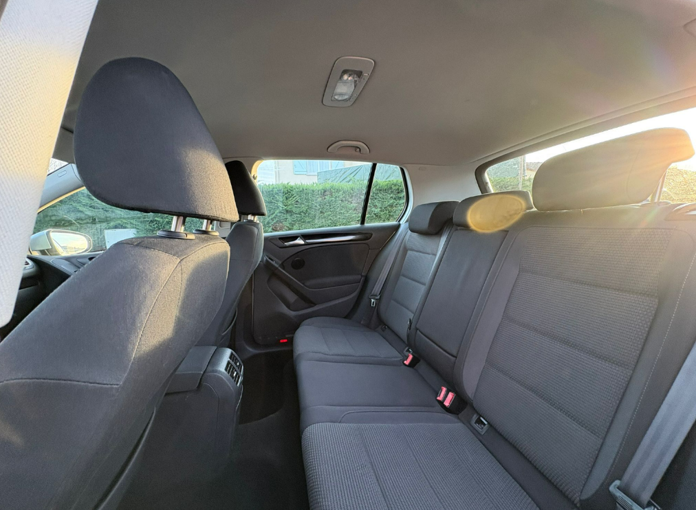 VOLKSWAGEN GOLF 2.0 TDI 110 cv — photo 7