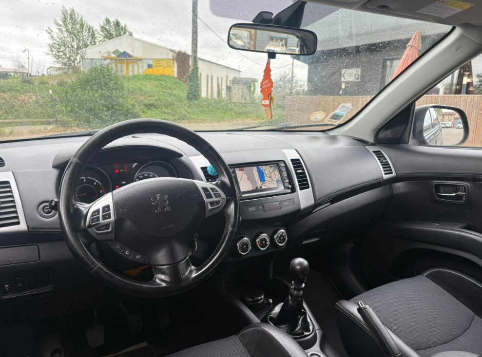 PEUGEOT 4007 2.2 HDI 156 cv 7 places — photo 5